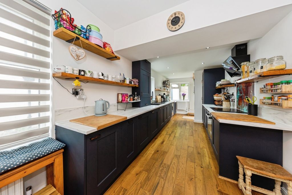 Property photo 3 of 26 Pbox-Img.Jpg