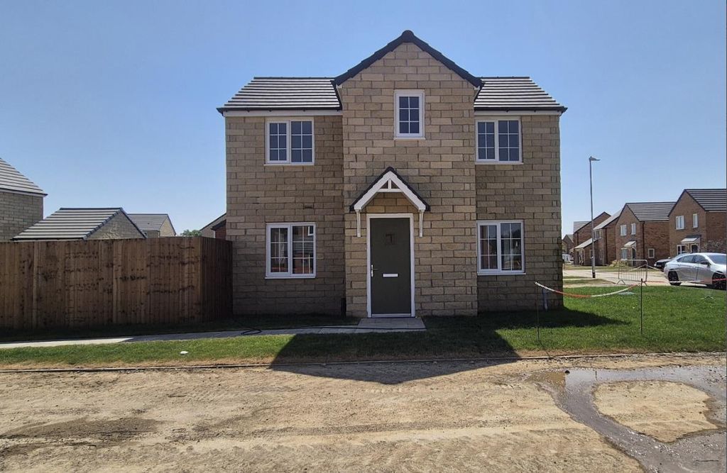 Property photo 1 of 3 Front