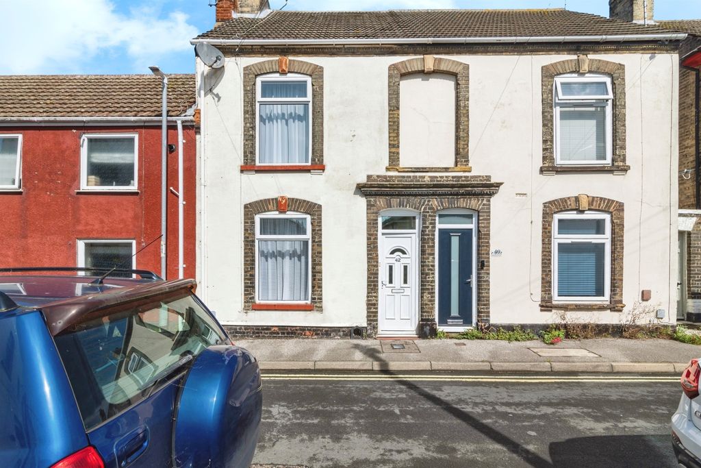 Property photo 1 of 17