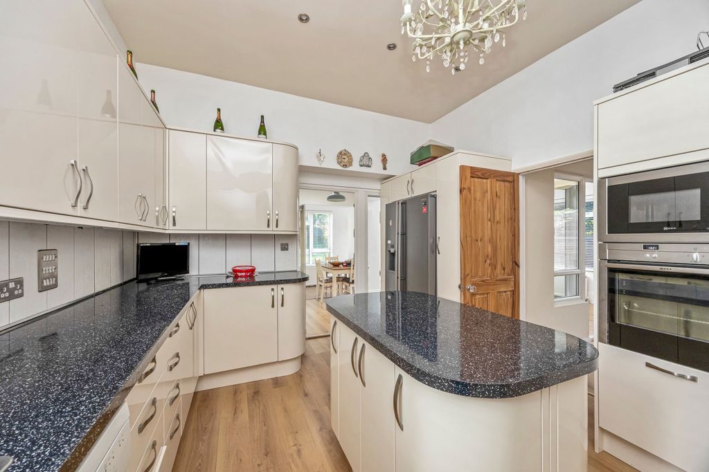 Additional image 9 of 3 bed flat for salePrinces Square, Hove BN3