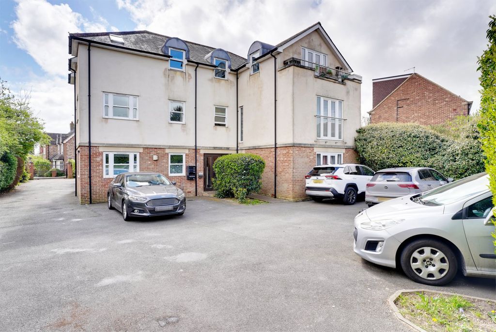 Property photo 2 of 8