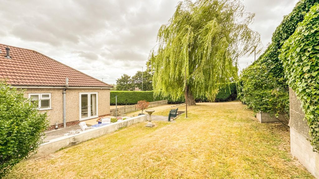 Property photo 2 of 21 Untitled-5338.Jpg