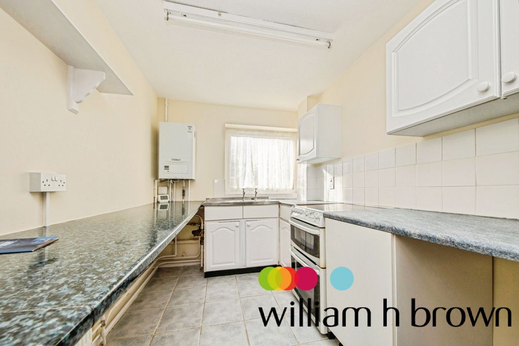 Property photo 2 of 6 Kitchen