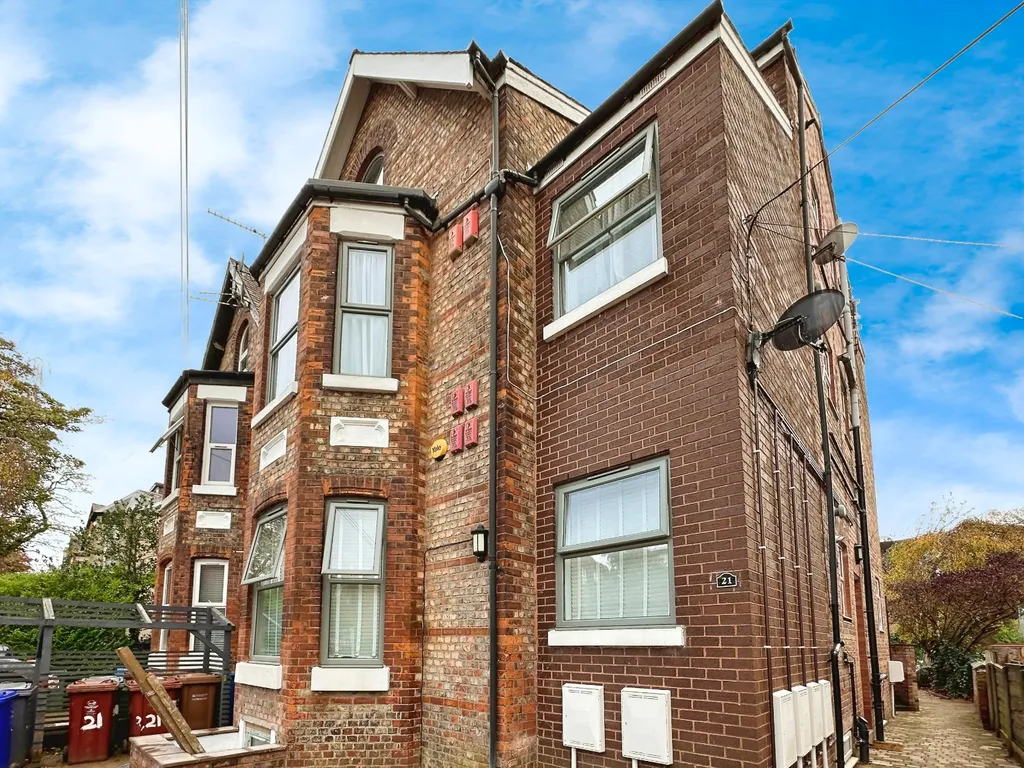 Apartment in Manchester, West Didsbury - View 3