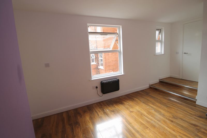 Property photo 2 of 7 Photo 4