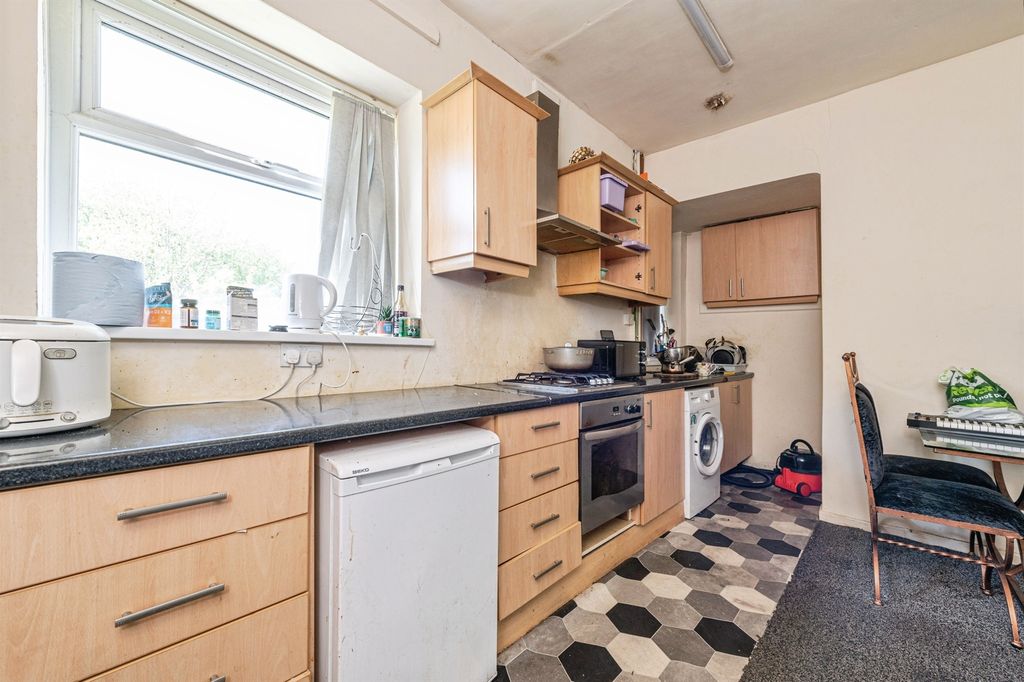 Property photo 2 of 14