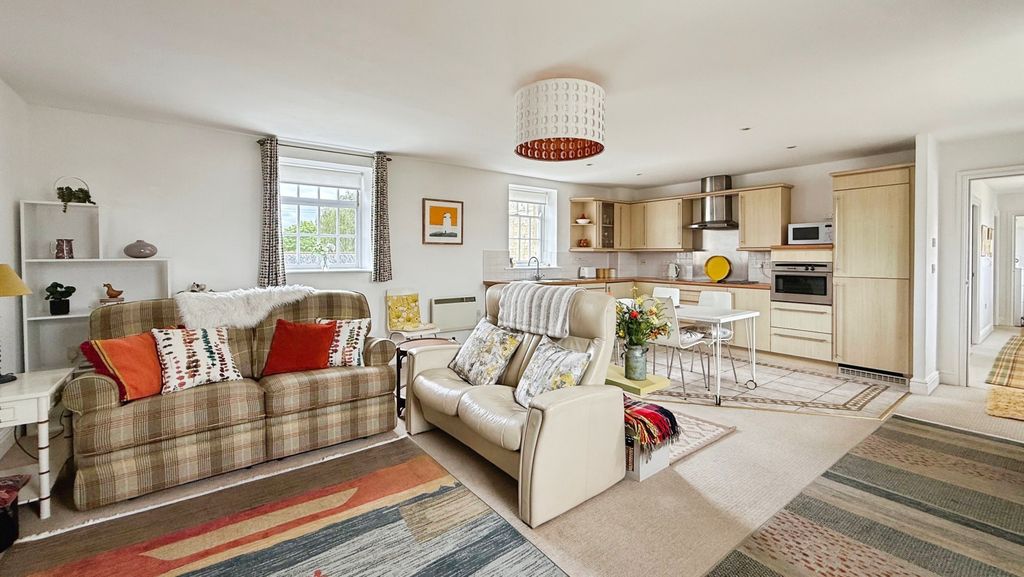 Property photo 1 of 17 Open Plan Living Accommodation