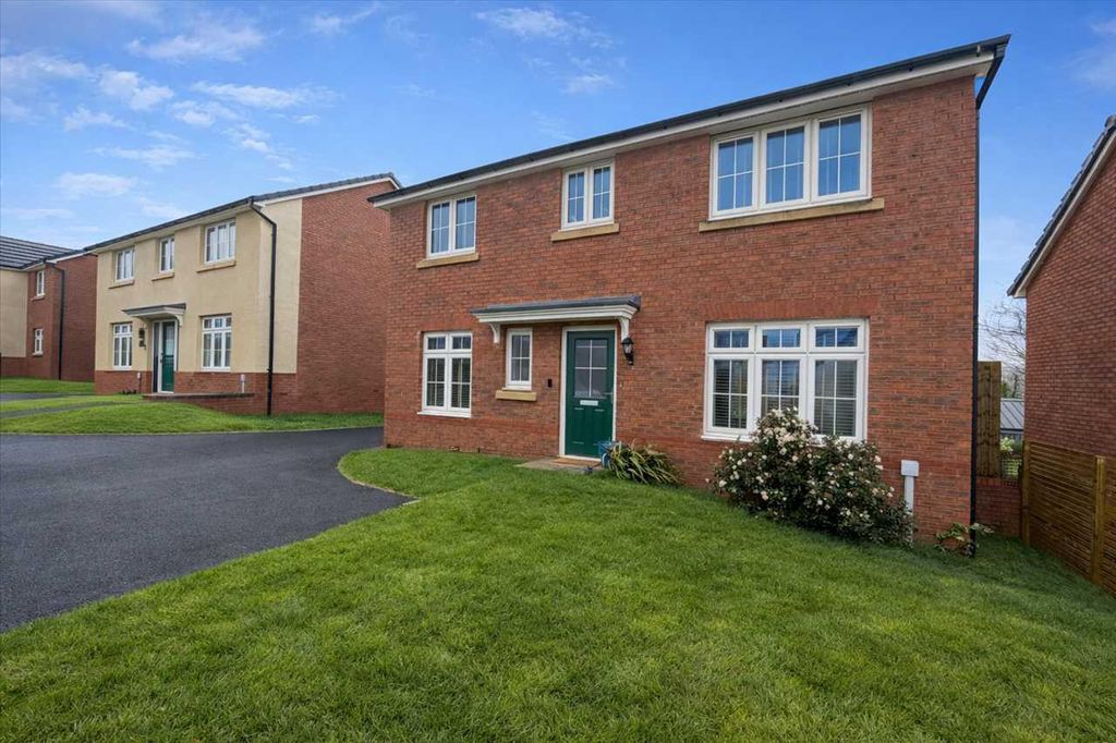 Property photo 2 of 23