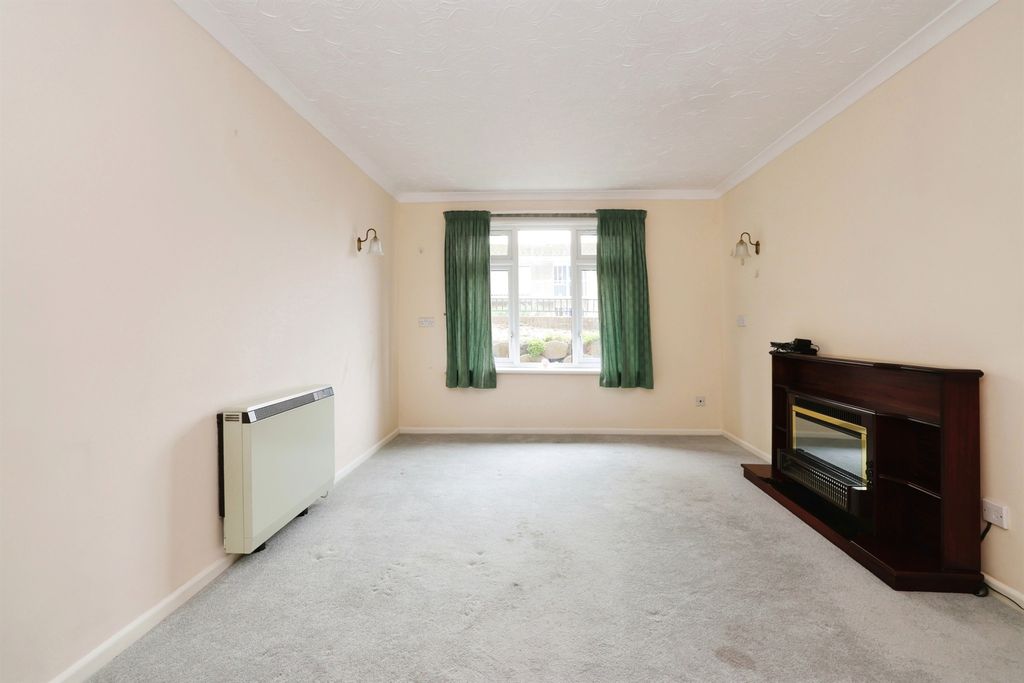 Property photo 3 of 17