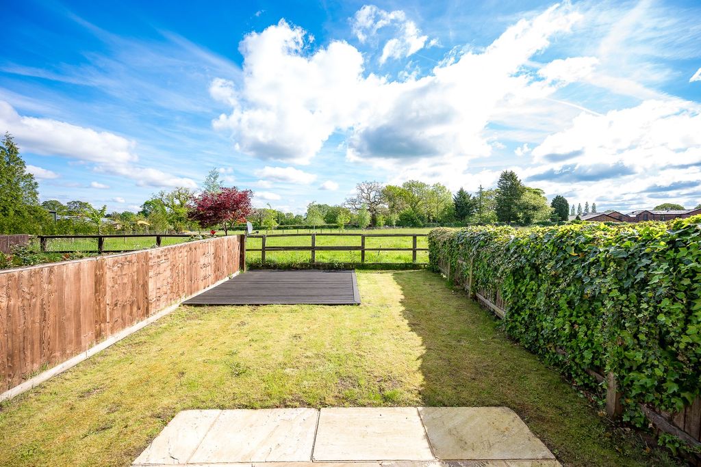 Property photo 2 of 27