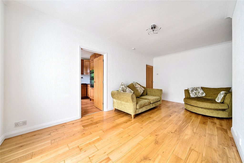 Property photo 3 of 16 Picture No. 02