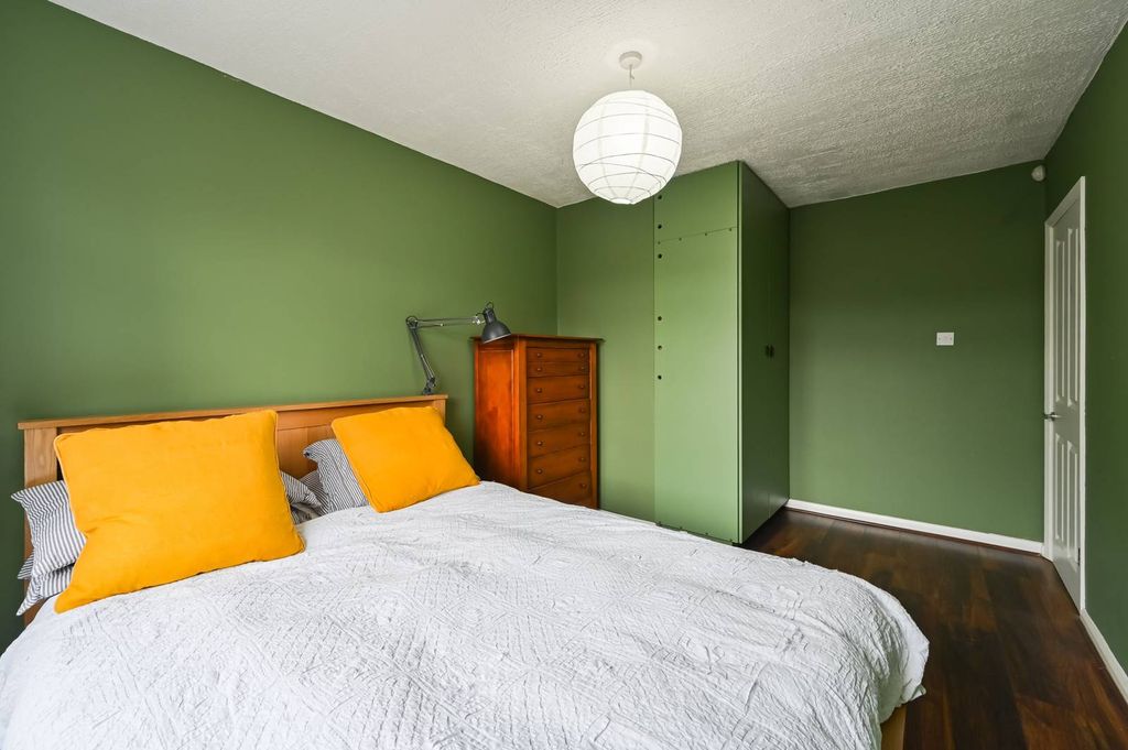 Property photo 3 of 18