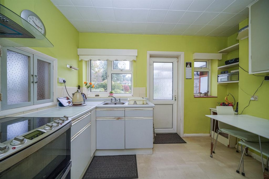 Property photo 3 of 39 Kitchen