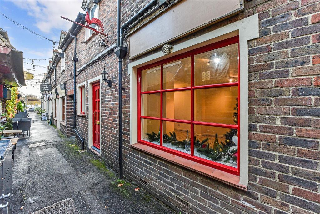 Property photo 1 of 7 Bakery Lane