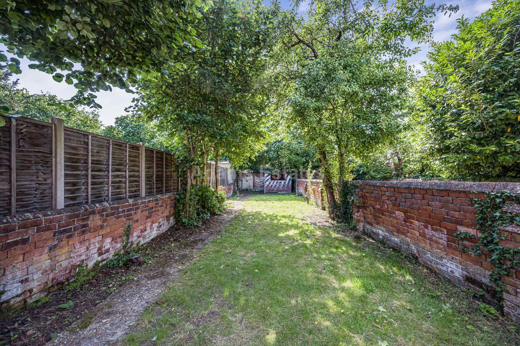 Property photo 2 of 21