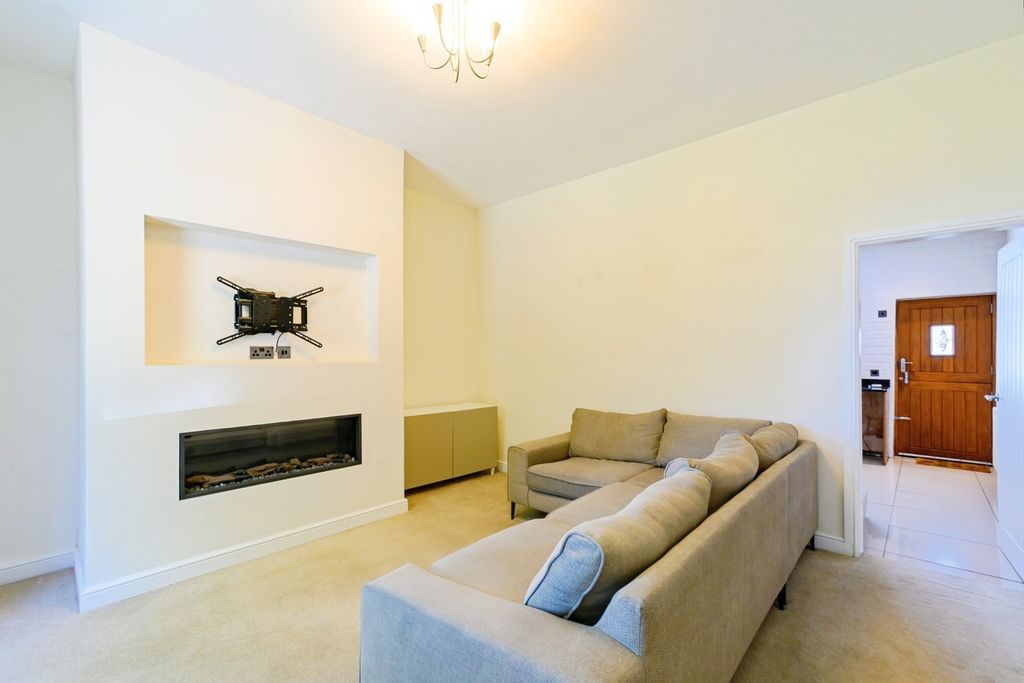 Property photo 3 of 16 Photo
