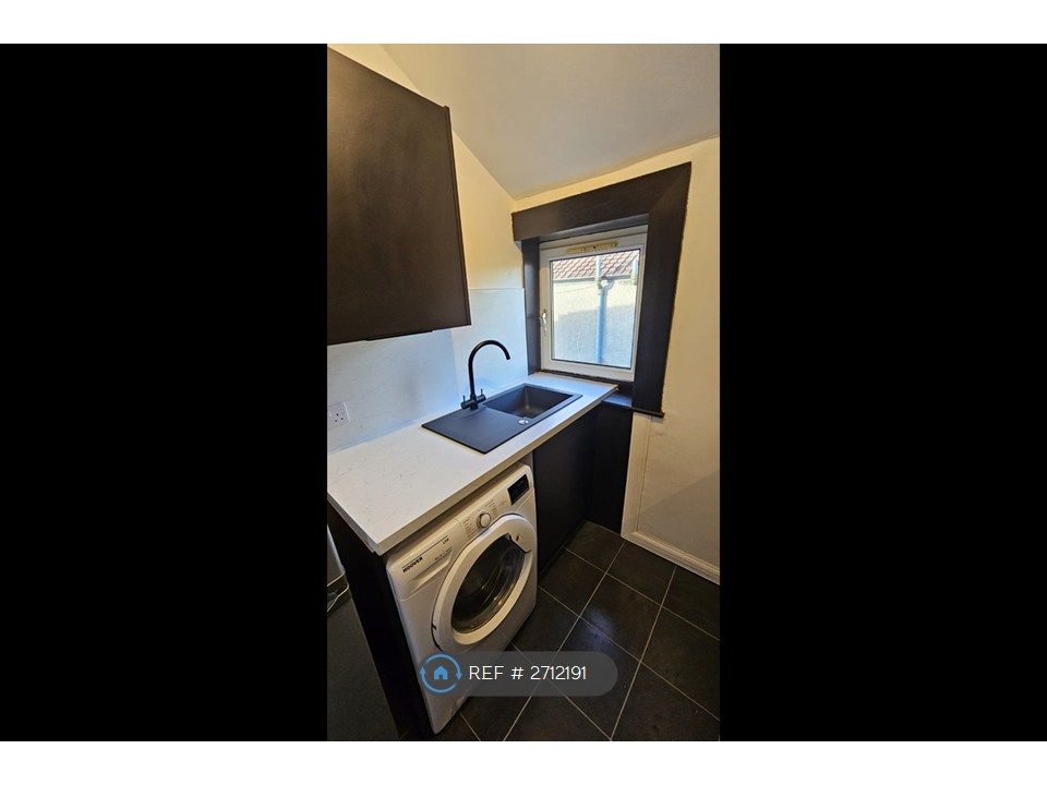 Property photo 3 of 22 Kitchen 1