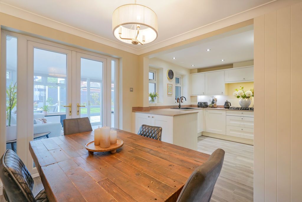 Property photo 2 of 41 Dining Kitchen