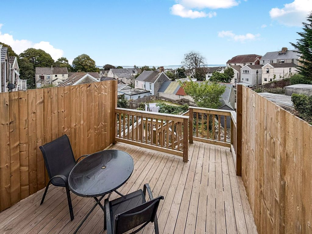 Property photo 2 of 42