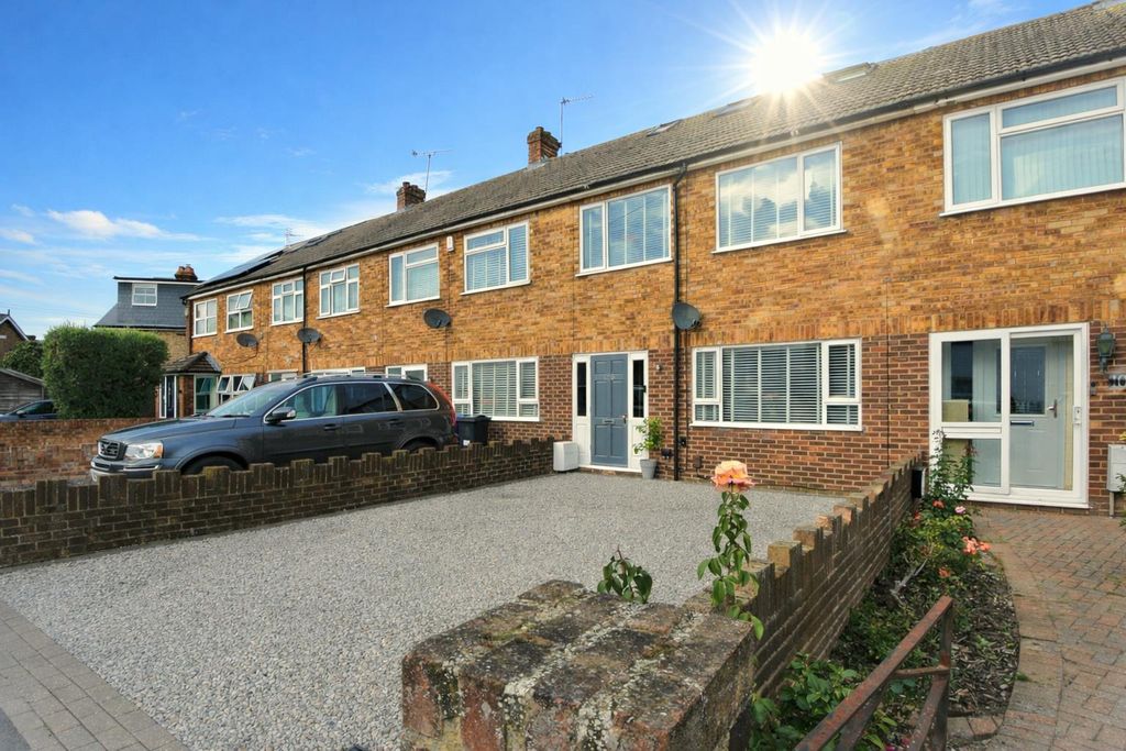 Property photo 2 of 18 Front