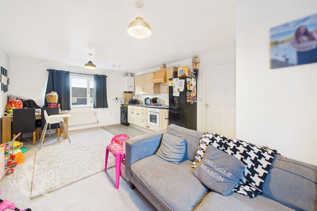 Property photo 2 of 16