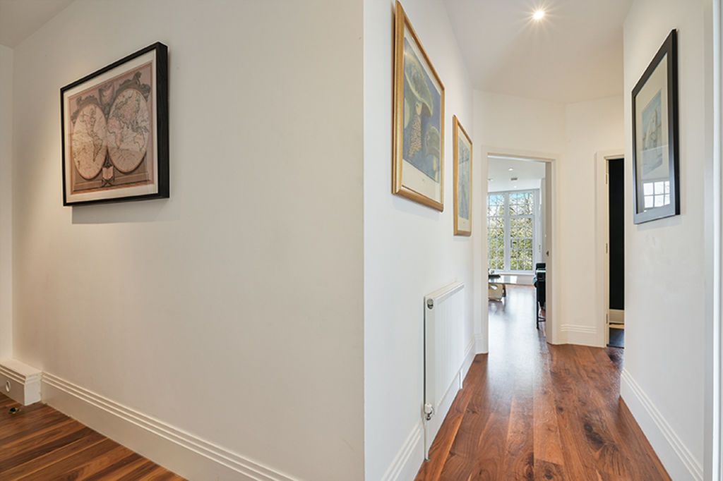 Additional image 8 of 2 bed flat for saleLesbourne Road, Reigate RH2