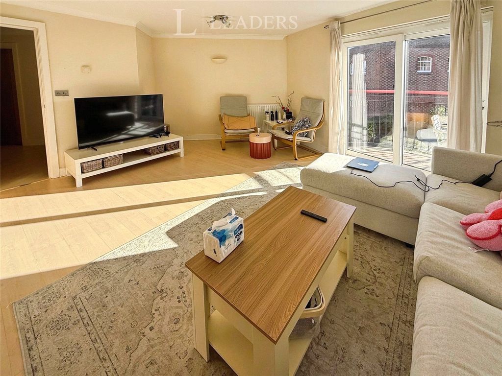 Property photo 2 of 22 Picture No. 33
