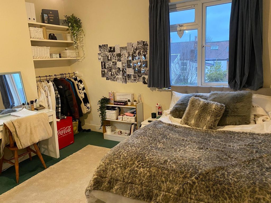 Property photo 2 of 4 Cozy Bedroom Featuring A Comfortable Double Bed Wi...