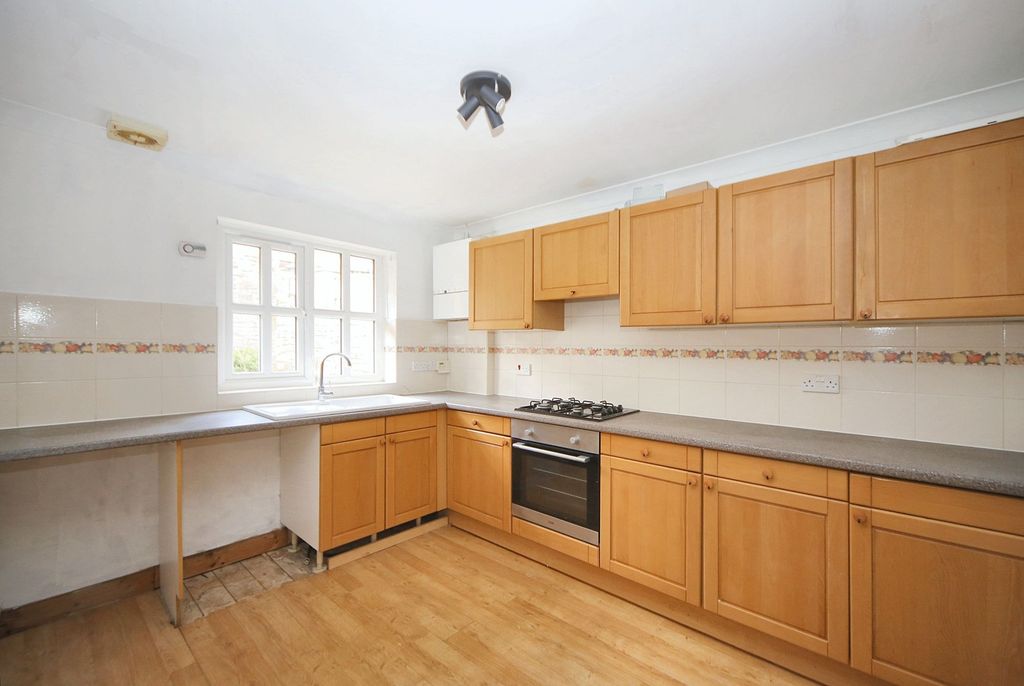 Property photo 2 of 23