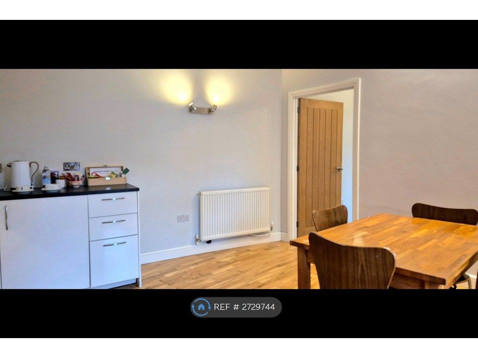 Property photo 3 of 5 Kitchen/Living Area