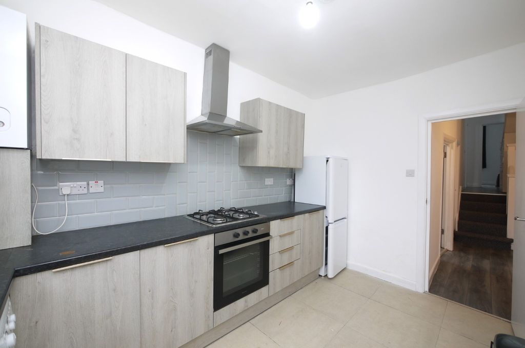 Property photo 1 of 12 4429150