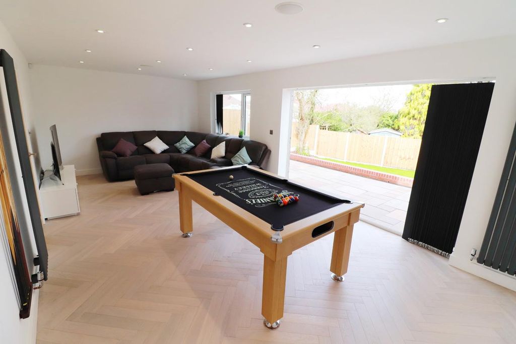 Property photo 2 of 11 m9.Jpg