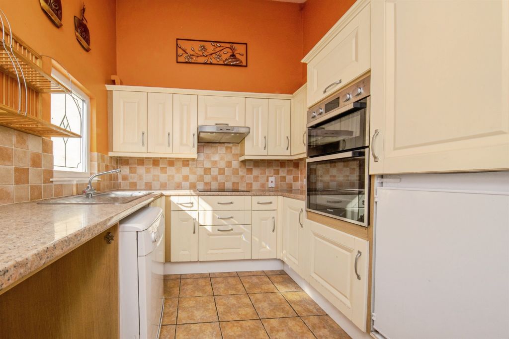 Property photo 3 of 16