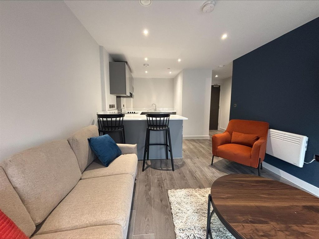 Property photo 2 of 11 Lounge 4.Jpeg