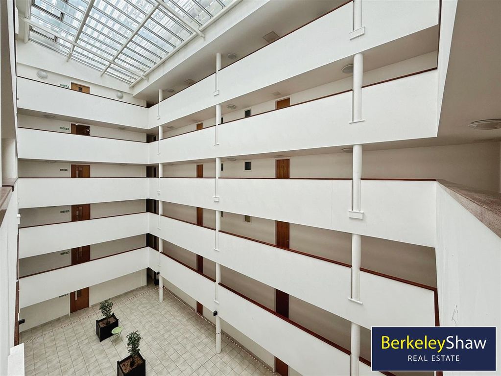 Property photo 2 of 15 Aa304599--4091-B5A1-E4835Dff6F4C-12462-00000714816