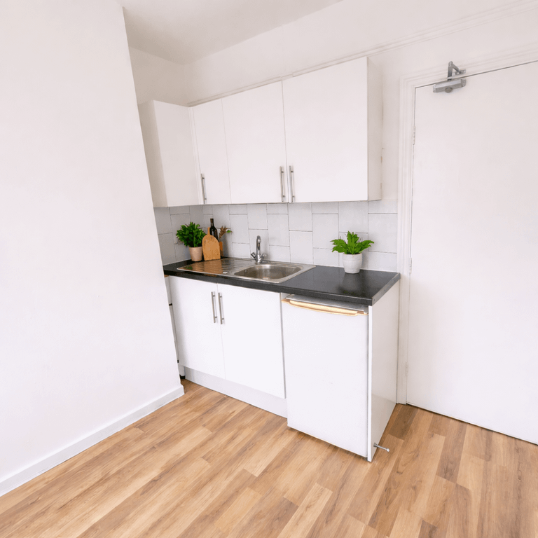 Property photo 2 of 3 Room