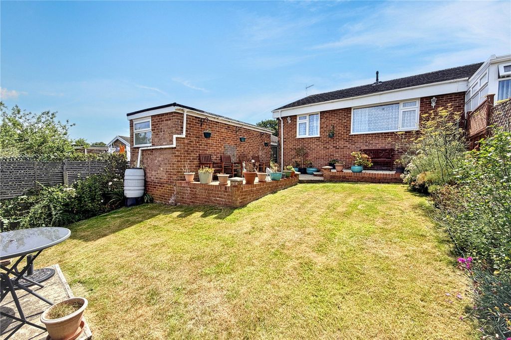 Property photo 2 of 16 Picture No. 12