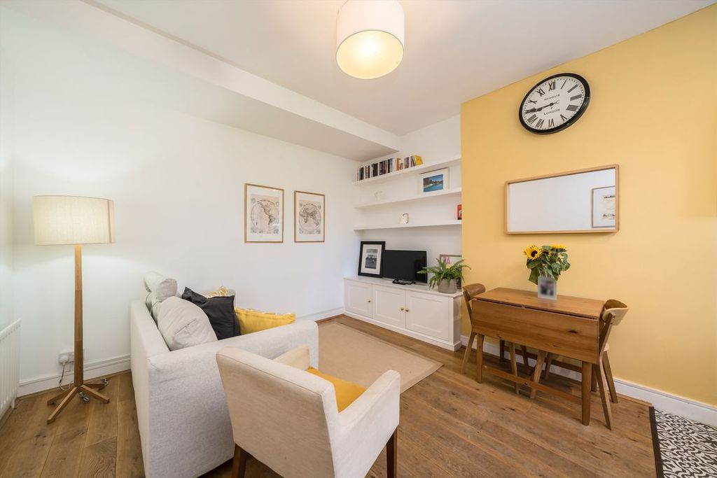 Property photo 3 of 11