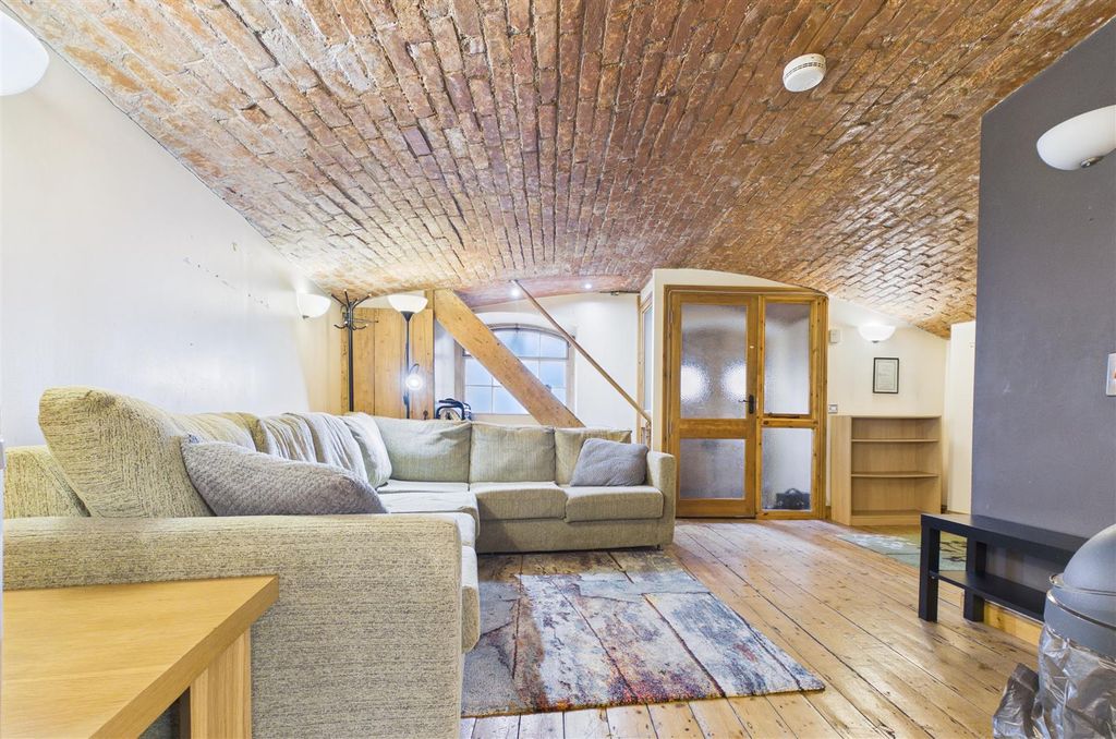 Property photo 2 of 23 15 Carters Buildings, Portland Street, Clifton, Br