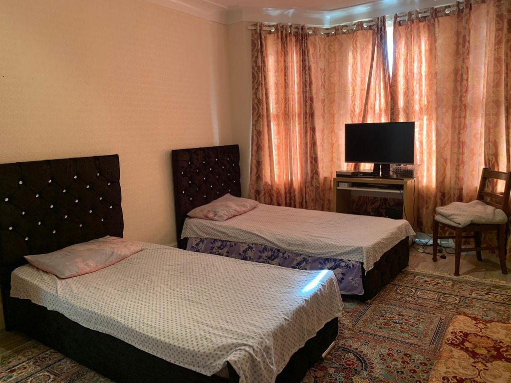 Property photo 2 of 11 Gallery