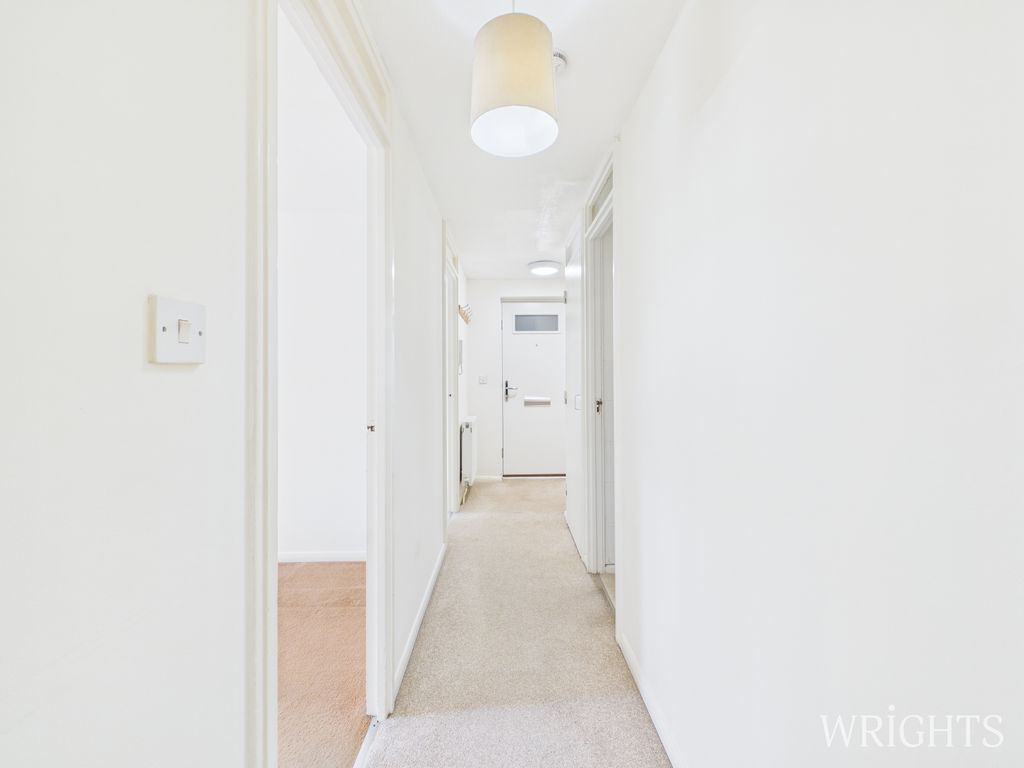 Property photo 3 of 10 Cam05659G0-Pr0130-Still006