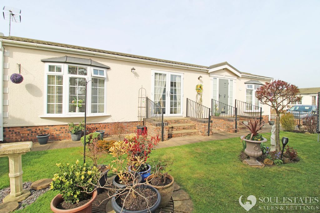 Property photo 1 of 14 Front View