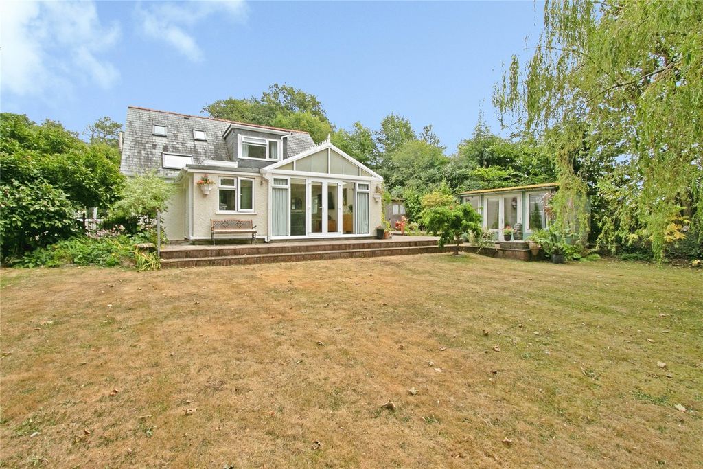 Property photo 3 of 21 Rear Gardens