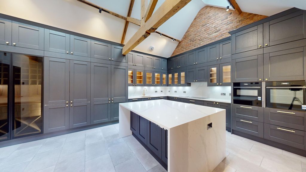 Property photo 2 of 35 3390141