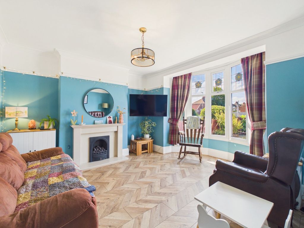 Property photo 2 of 25 5274362