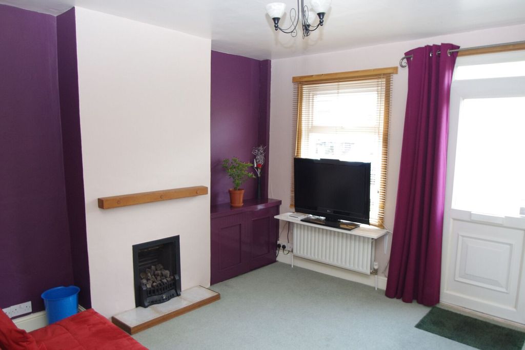 Property photo 2 of 11
