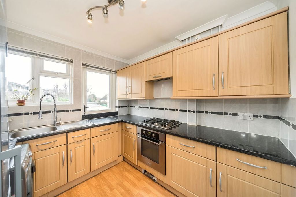 Property photo 3 of 6