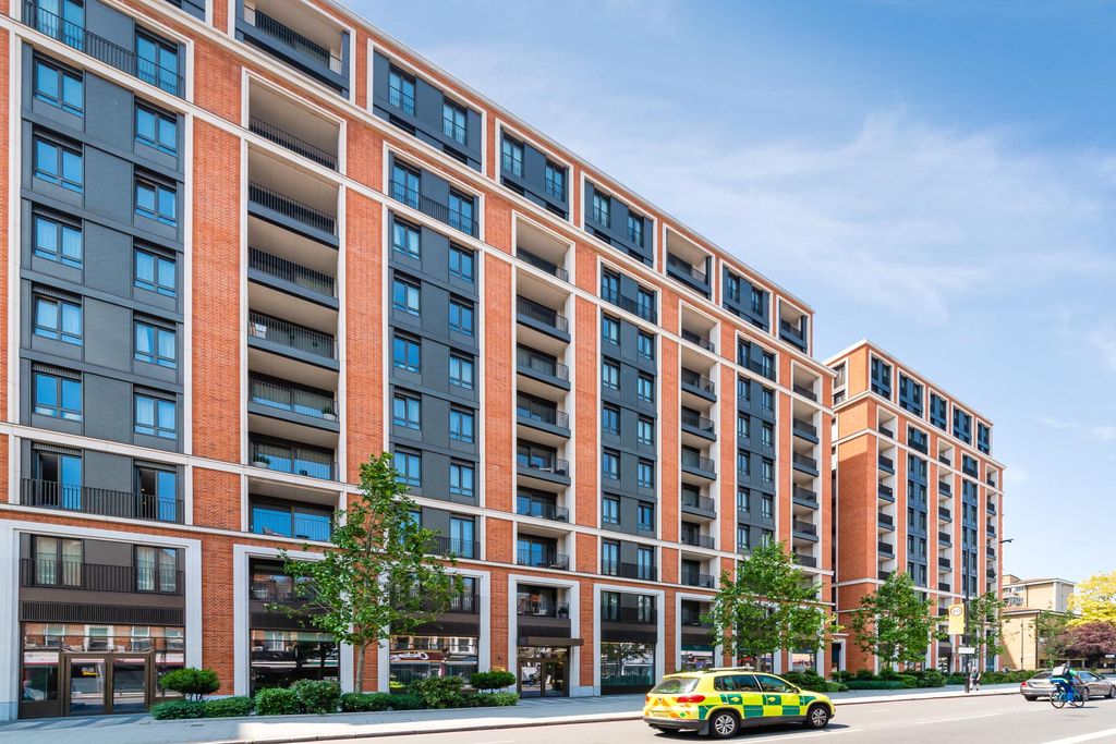 Property photo 1 of 2