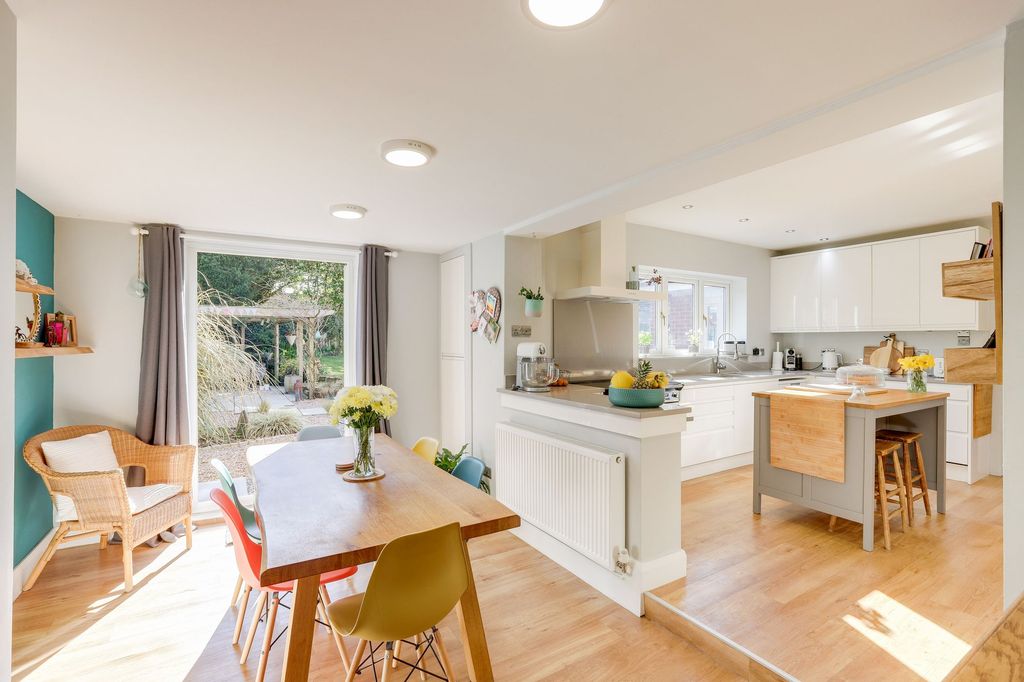 Property photo 3 of 35