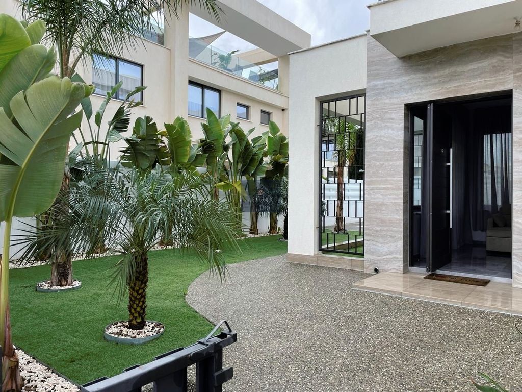 Property photo 2 of 11